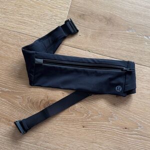 lululemon athletica Black Zipper Waist Pack Belt Bag